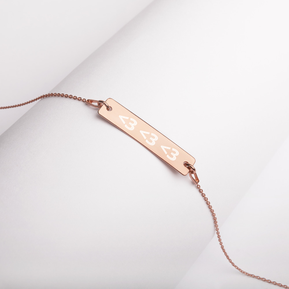 engraved-silver-bar-chain-necklace-18k-rose-gold-coating-lifestyle-2-61aa3d4c2d7c7.jpg