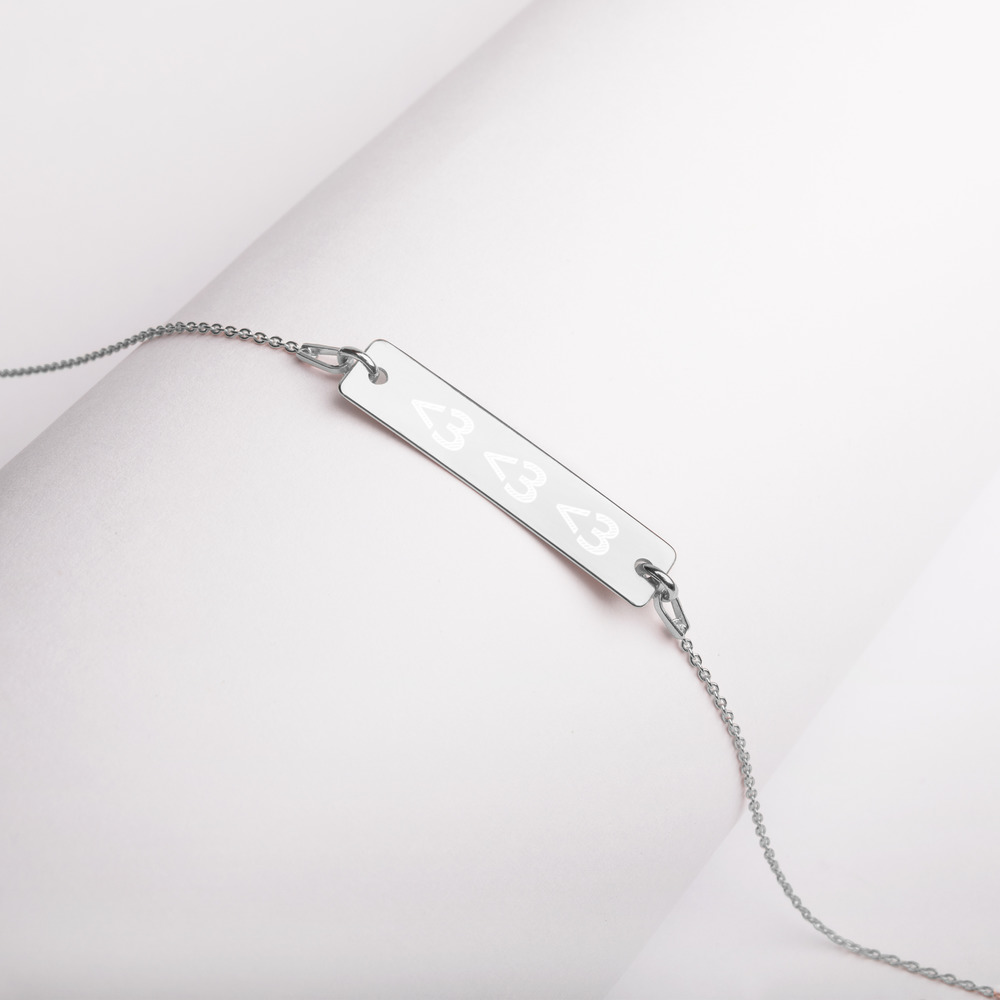 engraved-silver-bar-chain-necklace-white-rhodium-coating-lifestyle-2-61aa3d4c2d9fa.jpg
